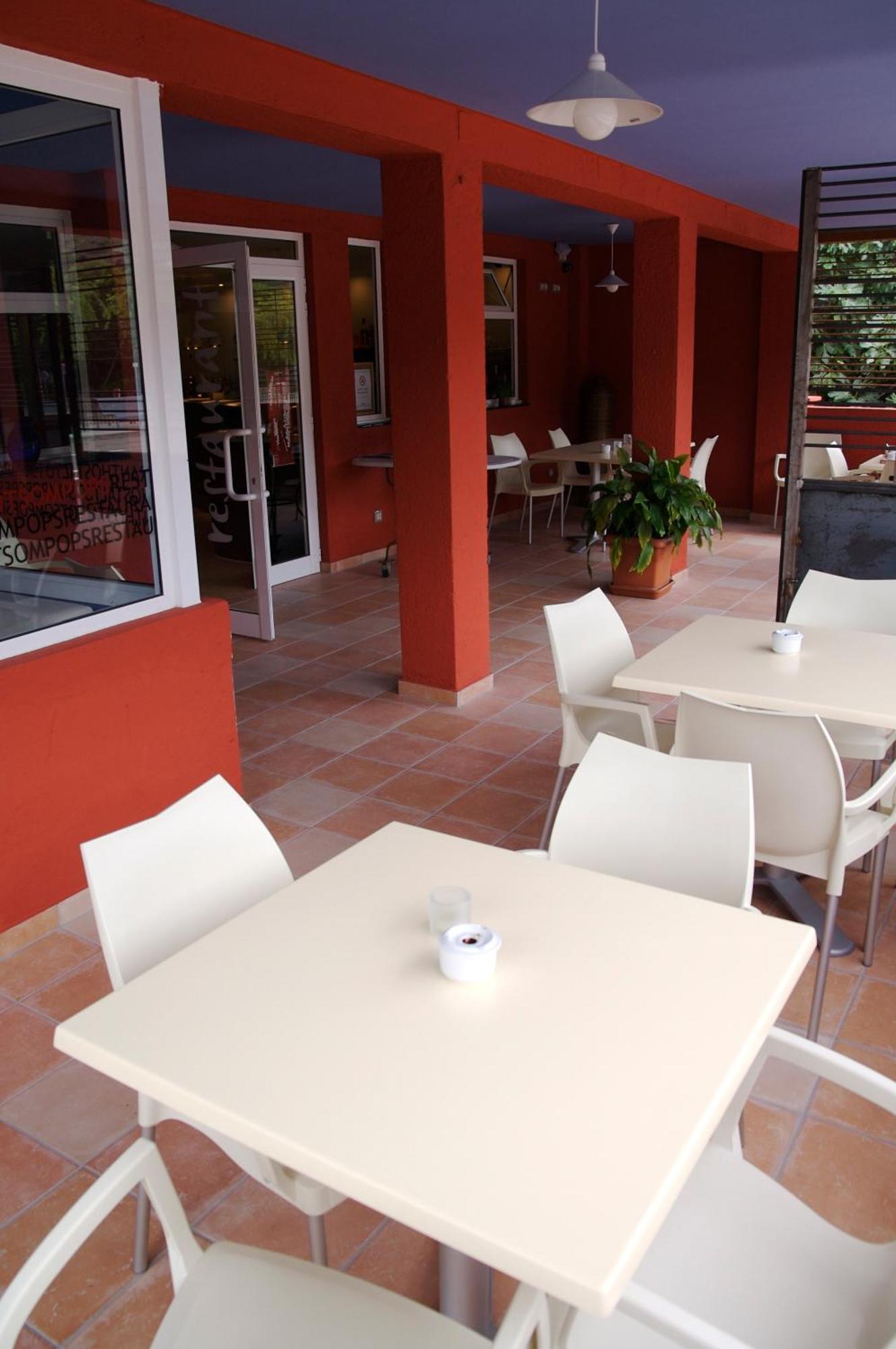 Totsompops Guest house